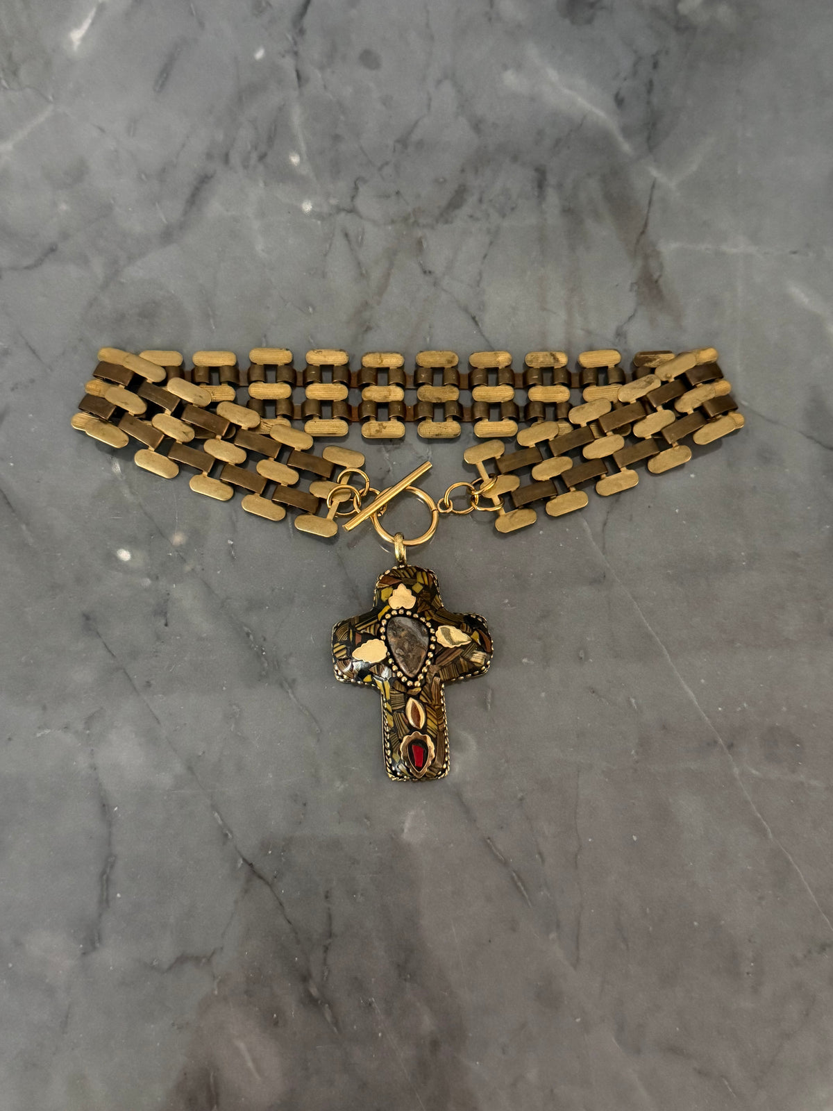Choker cross brown