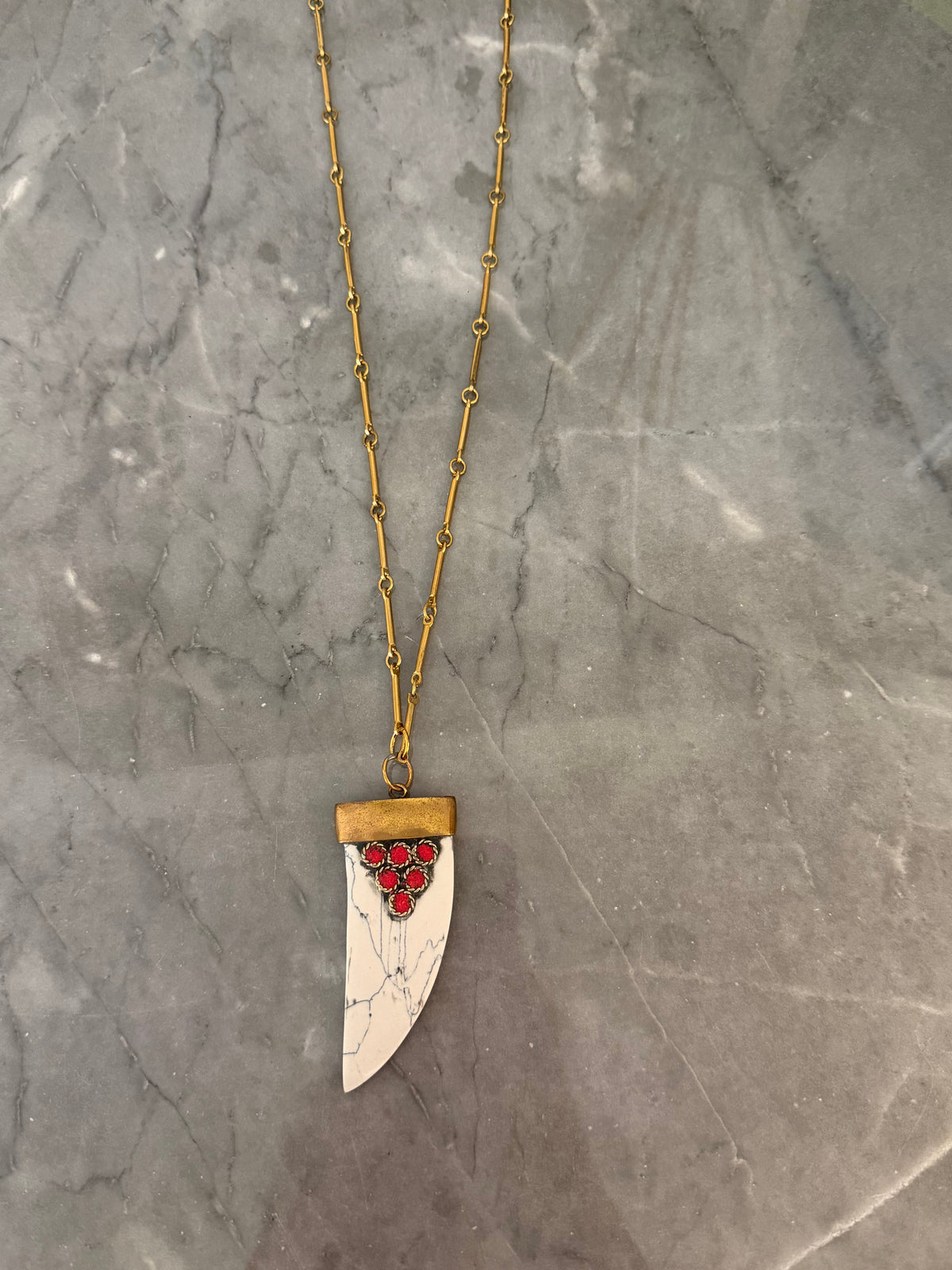 white marmo tiny necklace