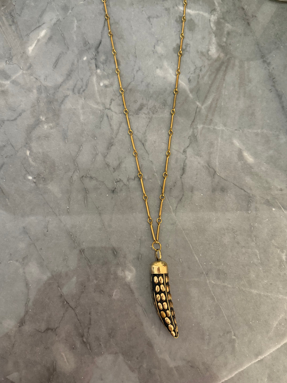 horn tiny necklace