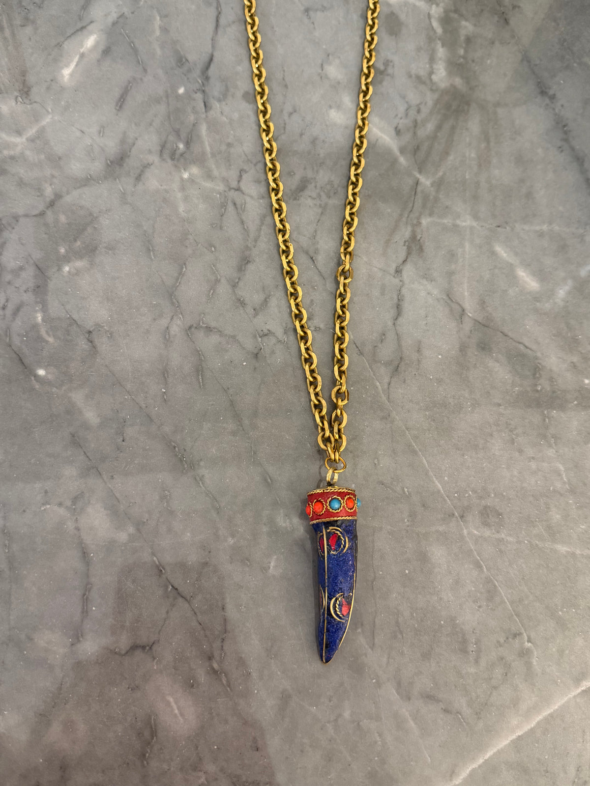 deep blue horn necklace