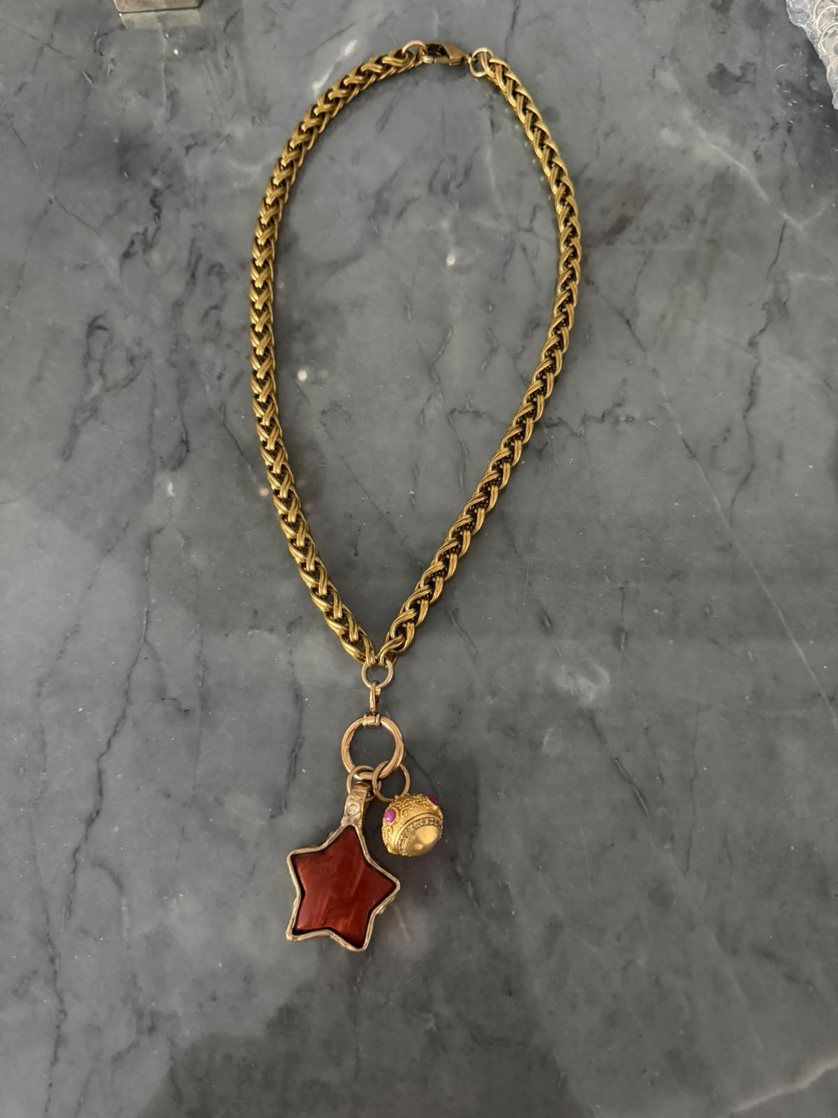 middle bronze star necklace