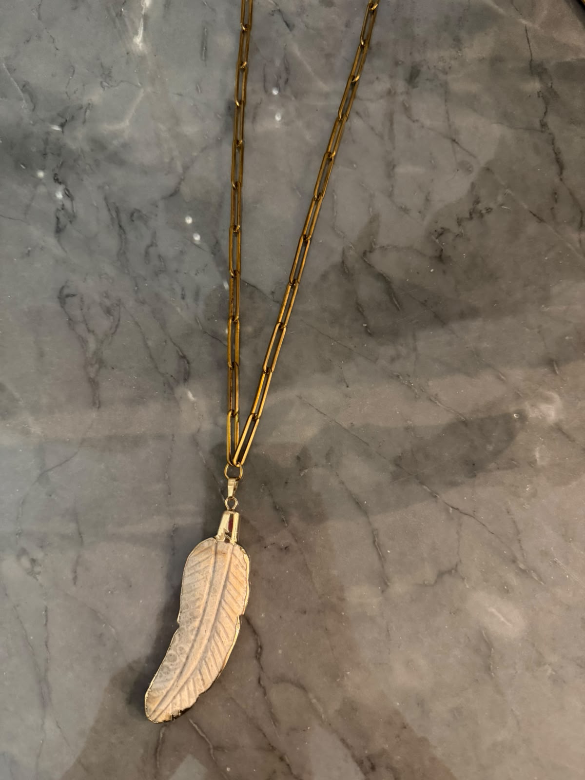 chain leaf stone