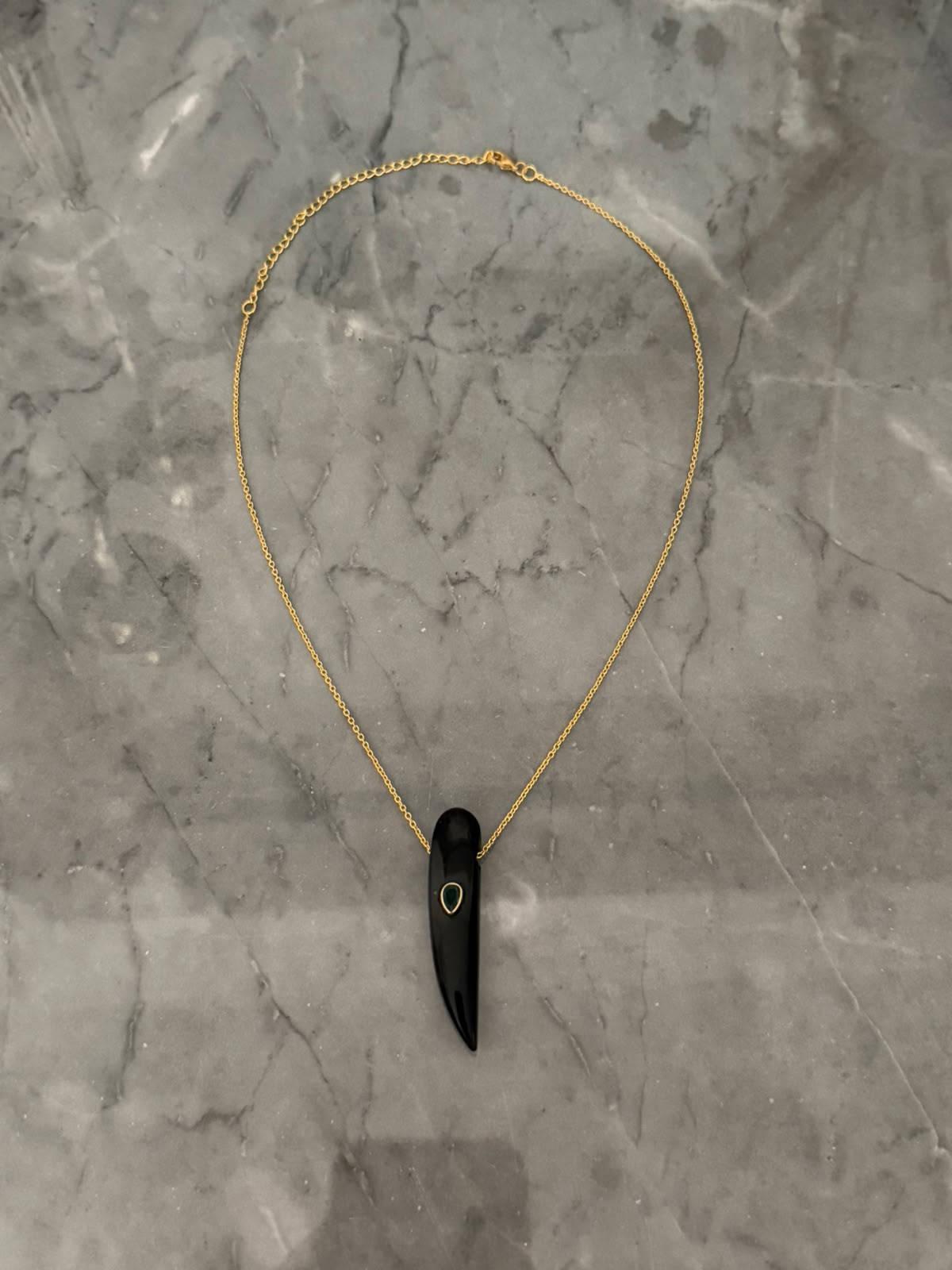 deep black stone horn basic necklace