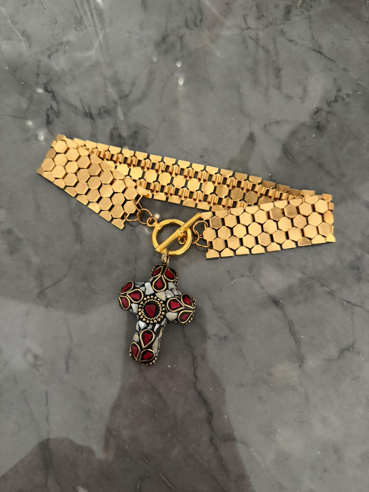 choker white and red cross